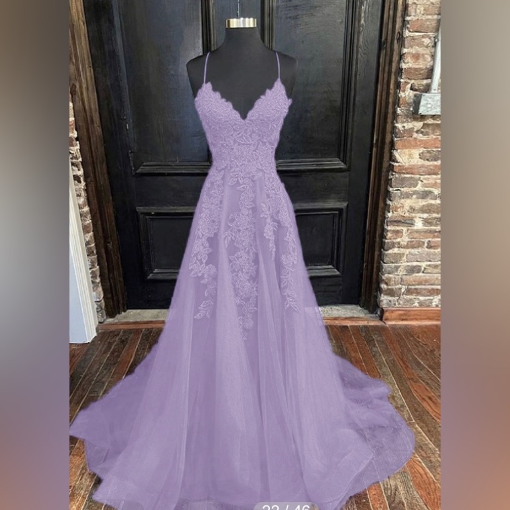 New A-Line/Princess Tulle Applique V-neck Sleeveless Sweep/Brush Train Dresses